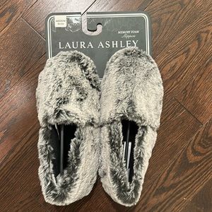 NWT Laura Ashley Gray Slippers Size Medium: 6.5-7.5